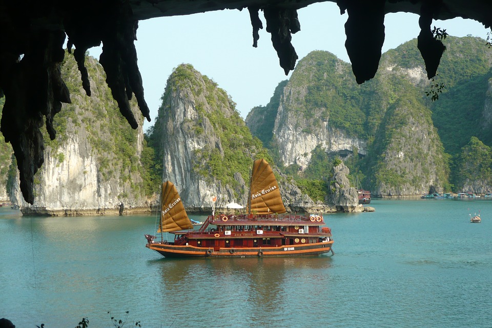 Vietnam Halong Bay