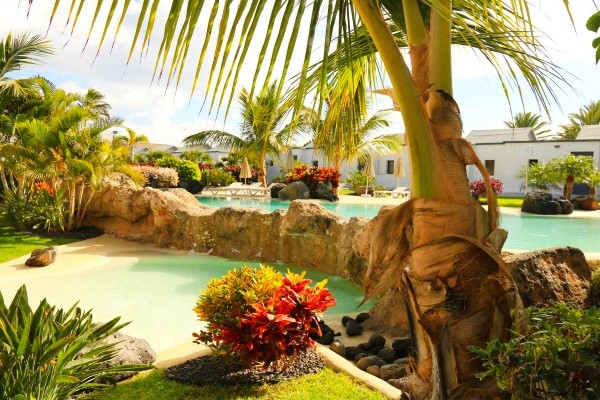 piscine-romantic-fantasia-dream_454688_pgbighd